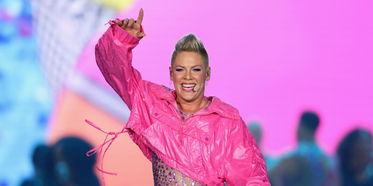 P!NK Has The Perfect Response To Internet Troll Calling Her 'Old' - 7XS